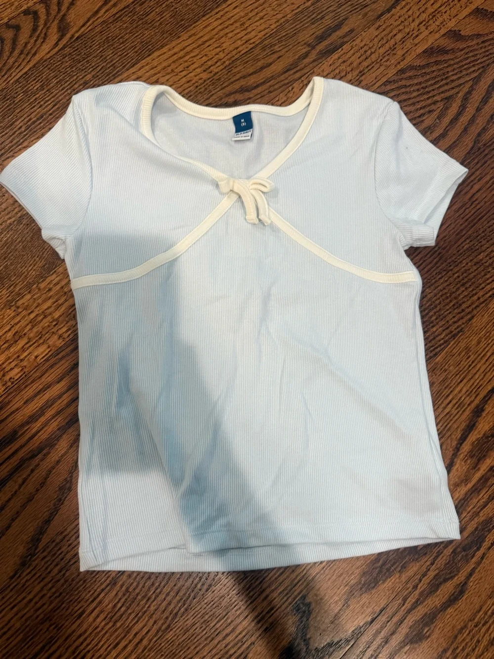 Old Navy Light Blue Short Sleeve Ribbed Tee with Cream Trim